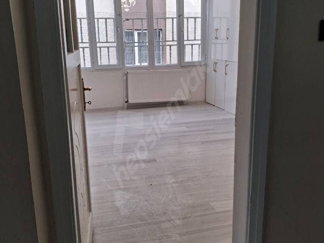 KOOPERATİF MAHALLESİNDE (VAKIF OLMAYAN) TERAS KATI SATILIK DAİRE - Görsel 4