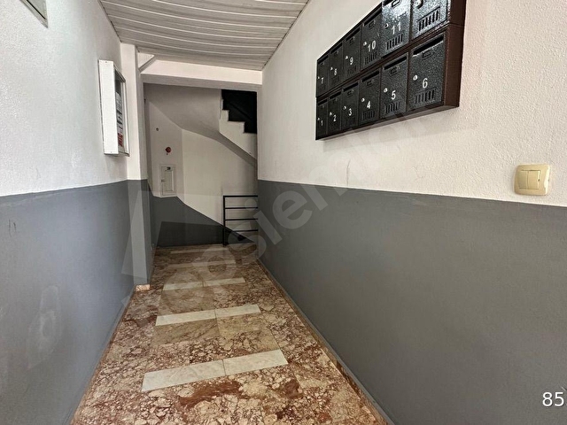 Konukseverde çok geniş 85 m2 ulaşım kolaylığı kapalı mutfak 1+1 - Görsel 12