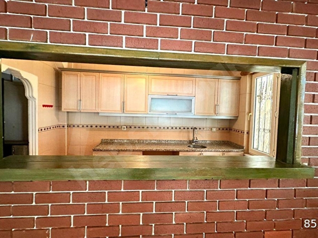 Konukseverde çok geniş 85 m2 ulaşım kolaylığı kapalı mutfak 1+1 - Görsel 13