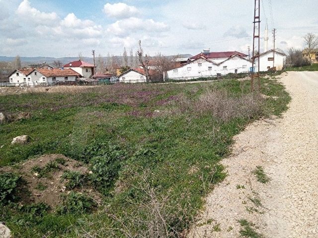 SULUOVA/AMSYA. Yunus Emre İlkokulu karşısında imarlı satılık arsa - Görsel 4