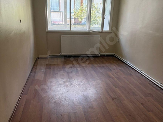DOĞAN EMLAKTAN ŞEHREMİNİ MAH  ..2+1.85M2.2..KAT BALKONLU ÇİFT CEPHE ÖĞRENCİ VE MEMURA UYGUNDUR - Görsel 5