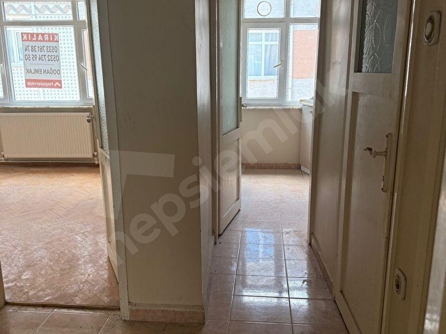 DOĞAN EMLAKTAN ŞEHREMİNİ MAH  ..2+1.85M2.2..KAT BALKONLU ÇİFT CEPHE ÖĞRENCİ VE MEMURA UYGUNDUR - Görsel 12