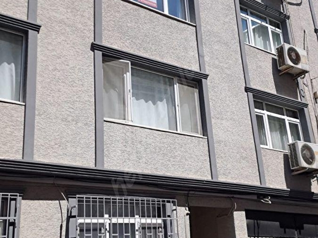 DOĞAN EMLAKTAN ŞEHREMİNİ MAH  ..2+1.85M2.2..KAT BALKONLU ÇİFT CEPHE ÖĞRENCİ VE MEMURA UYGUNDUR - Görsel 4
