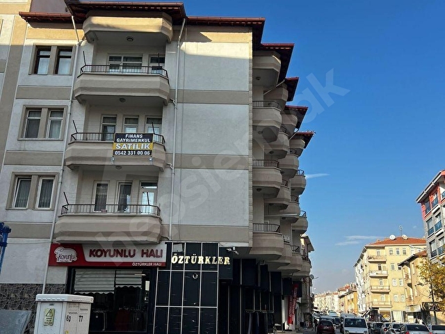 FİNANS GAYRİMENKULDEN ÇARŞI MERKEZDE İÇİ YAPILI DAİRE