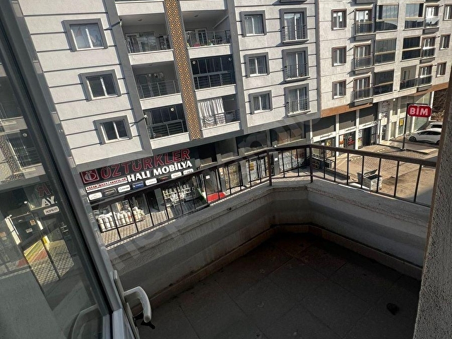FİNANS GAYRİMENKULDEN ÇARŞI MERKEZDE İÇİ YAPILI DAİRE - Görsel 3