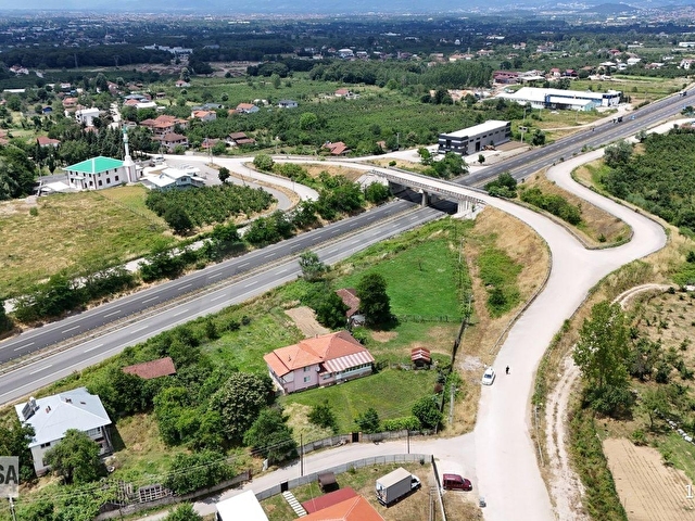KW METSADAN YEŞİLÇAM KÖYÜNDE SATILIK MÜSTAKİL EV VE ARSA - Görsel 11