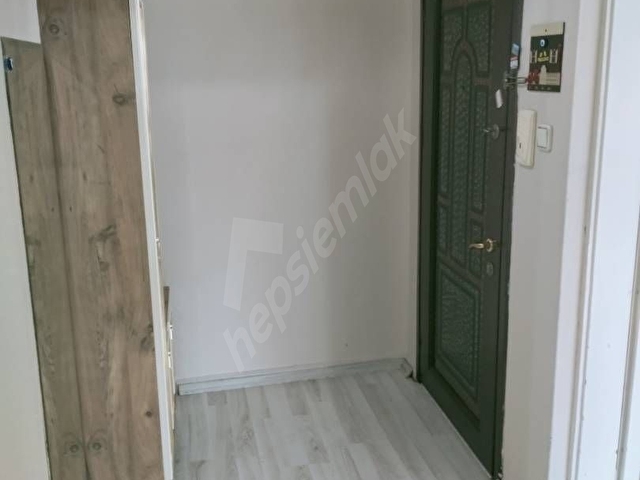 Esenyalı Mahallesinde ana cadde üzerinde yatırımlık E-5 e yakın 2+1 daire - Görsel 18