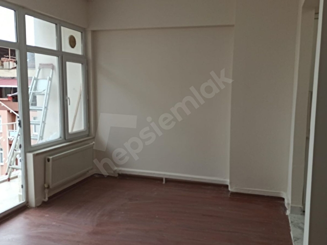 İlkadım Divitçioğlu Caddesinde 2+1 Kiralık Temiz Daire - Görsel 12