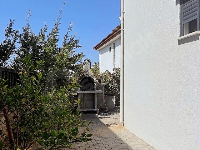 KUŞADASI GÜZELÇAMLI MERKEZDE LÜX TEK MÜSTAKİL ACİL KİRALIK VİLLA - Görsel 3