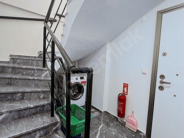 KUŞADASI GÜZELÇAMLI MERKEZDE LÜX TEK MÜSTAKİL ACİL KİRALIK VİLLA - Görsel 20