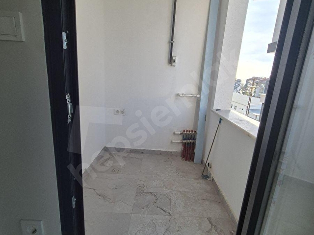 ÜSKÜDAR ÇAMLICA KİRAZLITEPE SATILIK2+1 ARAKAT DAİRE OTOPORK 80M2 - Görsel 6