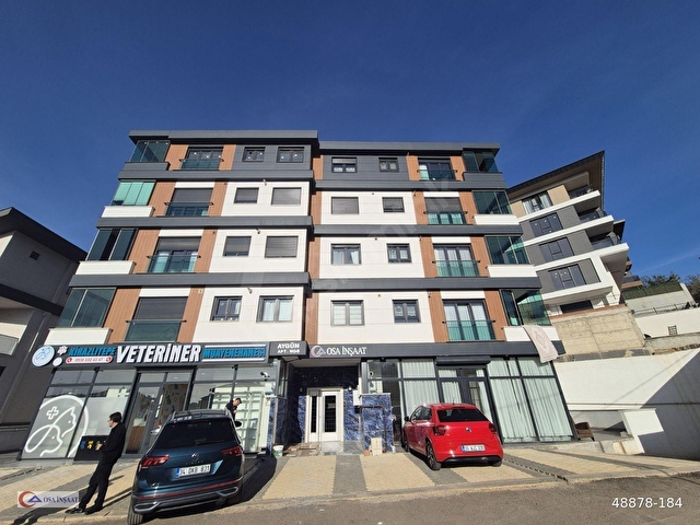 ÜSKÜDAR ÇAMLICA KİRAZLITEPE SATILIK2+1 ARAKAT DAİRE OTOPORK 80M2 - Görsel 3