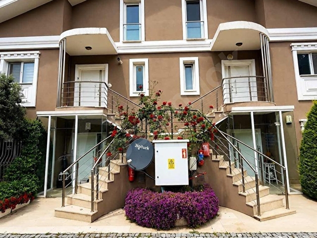 ZEKERİYAKÖY MERKEZ LUX 4+1 ÇATI DUBLEX KİRALIK