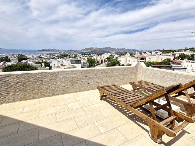 Bodrum Turgutreiste Deniz Manzaralı Havuzlu Sitede Satılık Villa