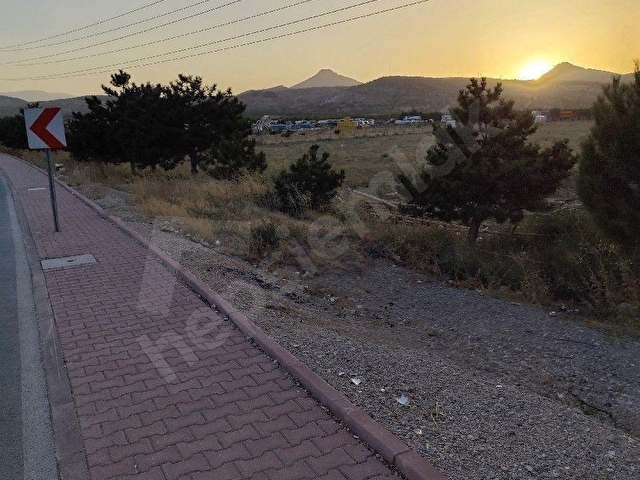 SİLL CADDESİ NE CEPHELİ ELEKTRİK SUYU ALINABİLİR.3000.M2 ARSA - Görsel 2