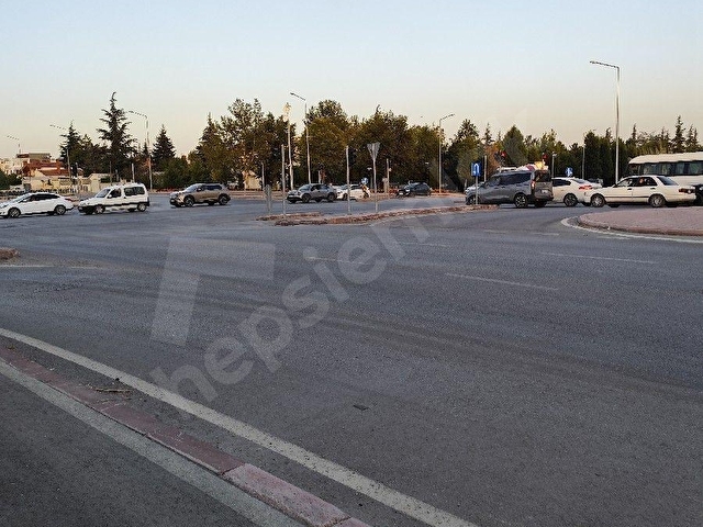 SİLL CADDESİ NE CEPHELİ ELEKTRİK SUYU ALINABİLİR.3000.M2 ARSA - Görsel 3