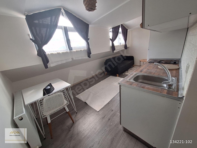Yeditepe Üniversitesinin alt kapısında 1+1 kiralık eşyalı daire - Görsel 2