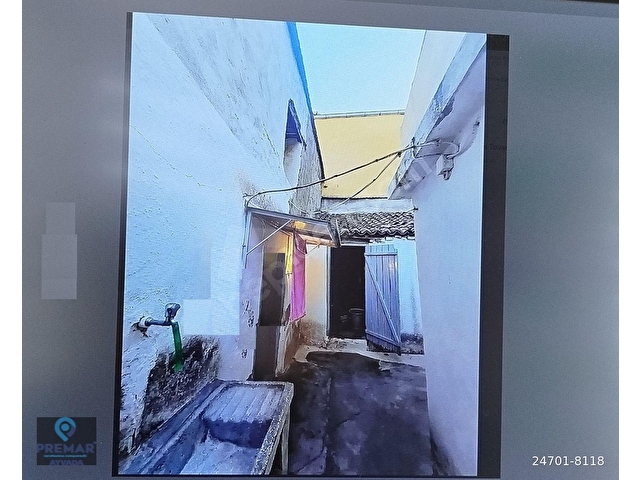 AYVALIK MERKEZDE KÖŞE KONUMLU AVLULU 2 KATLI 2+1 TAŞ RUM EVİ - Görsel 15