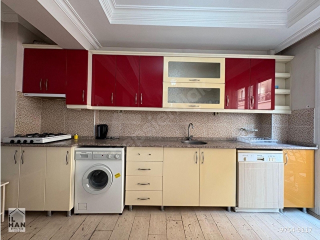 Bahçelievlerde Ön Cephe 1.Katta Cadde Yanı 17 senelik Binada Satılık Daire - Görsel 2
