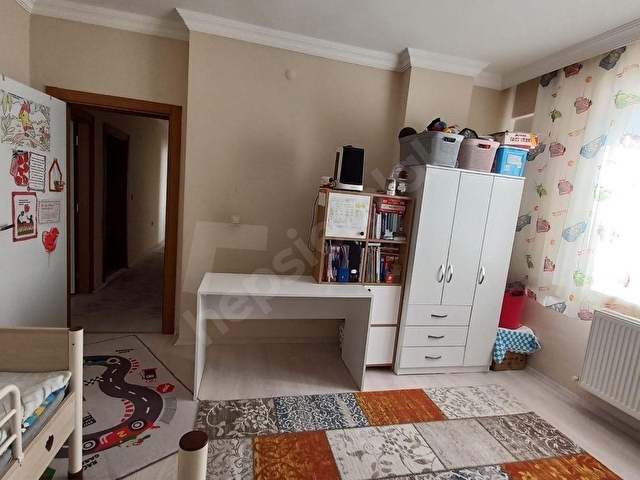 Kars Merkezde Güneş Alan, Ebeveyn Banyolu 3+1 Kiralık Daire - Görsel 11