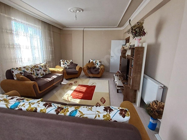 Kars Merkezde Güneş Alan, Ebeveyn Banyolu 3+1 Kiralık Daire - Görsel 6