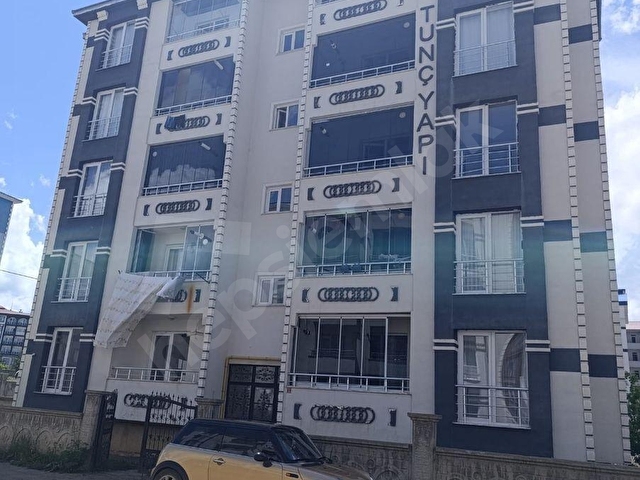 Kars Merkezde Güneş Alan, Ebeveyn Banyolu 3+1 Kiralık Daire - Görsel 2