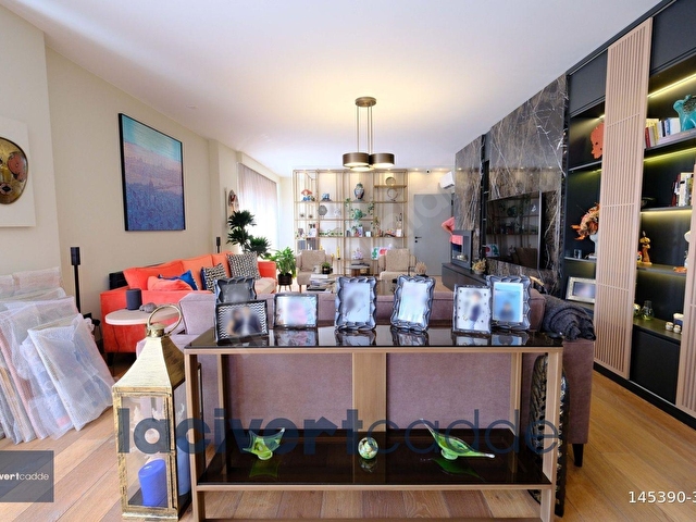 LACİVERTCADDE CADDEBOSTAN TAŞMEKTEP 6+1 230 M² NET - Görsel 28