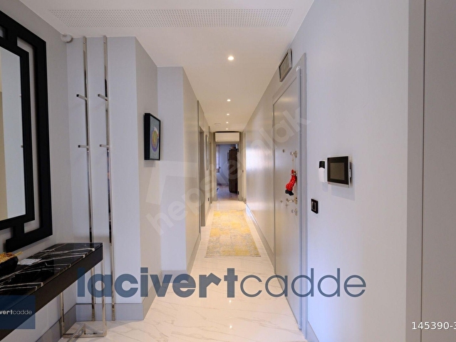LACİVERTCADDE CADDEBOSTAN TAŞMEKTEP 6+1 230 M² NET - Görsel 8