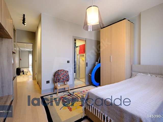 LACİVERTCADDE CADDEBOSTAN TAŞMEKTEP 6+1 230 M² NET - Görsel 5