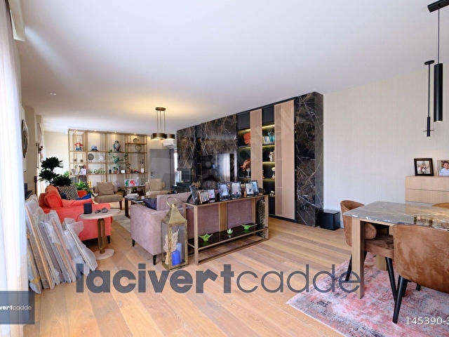 LACİVERTCADDE CADDEBOSTAN TAŞMEKTEP 6+1 230 M² NET - Görsel 9