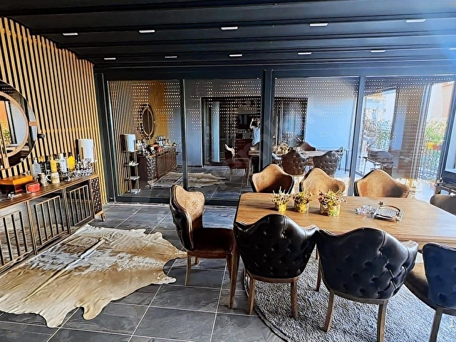 KUŞADASI,MARİNA MEVKİ,ÖZEL HAVUZLU&JAKUZİ&SAUNA,ACİL SATILIK VİL - Görsel 16