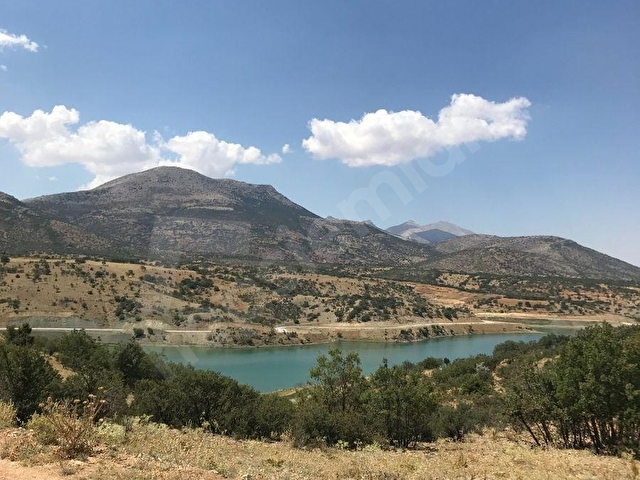 EMPAdan Pınarbaşı Özkes Barajı Yakını Satılık Tarla