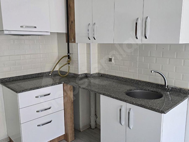 Kiralık 1+1 Daire. Üst Kat, Merkezi Konum. - Görsel 4