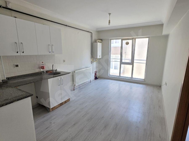 Kiralık 1+1 Daire. Üst Kat, Merkezi Konum.