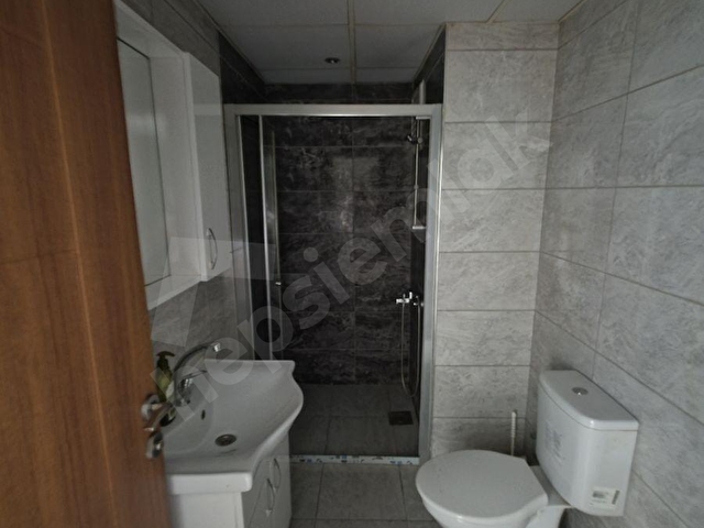 Kiralık 1+1 Daire. Üst Kat, Merkezi Konum. - Görsel 7