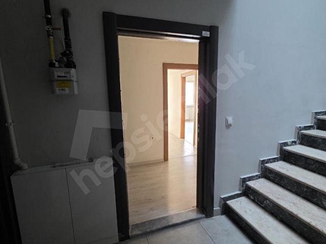 Kiralık 1+1 Daire. Üst Kat, Merkezi Konum. - Görsel 9