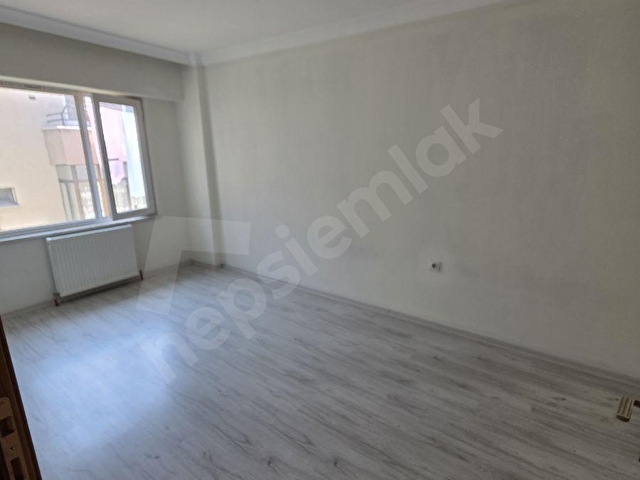 Kiralık 1+1 Daire. Üst Kat, Merkezi Konum. - Görsel 5