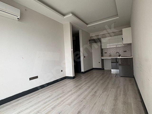 BAHÇEŞEHIR SUİTESTE MODERN TEMİZ 2+1 DAİRE ! - Görsel 2