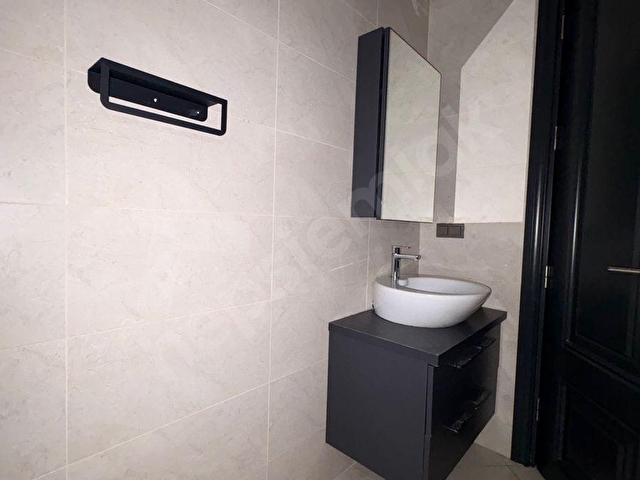 BAHÇEŞEHIR SUİTESTE MODERN TEMİZ 2+1 DAİRE ! - Görsel 18