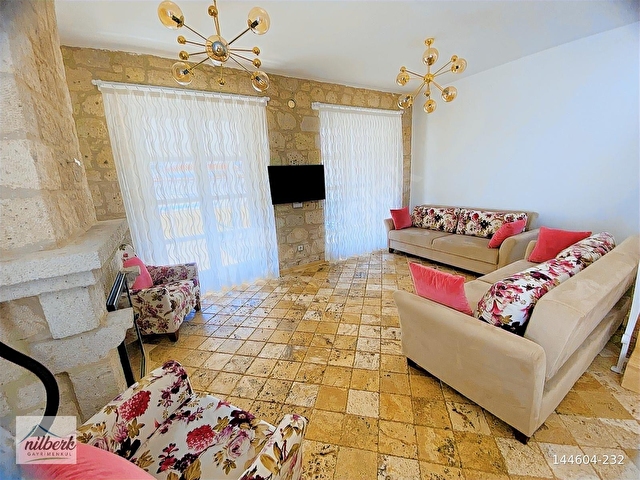 Alaçatı Pazar Yolunda Nilberkden Site İçi 3+1 Kiralık Villa - Görsel 11