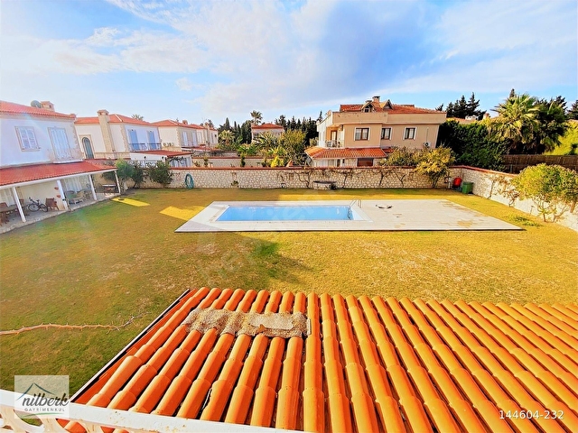 Alaçatı Pazar Yolunda Nilberkden Site İçi 3+1 Kiralık Villa - Görsel 3