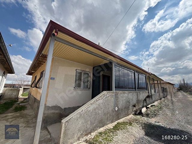 KARAMAN YOLU ÜZERİ SATILIK  ARSA VE MÜSTAKİL EV