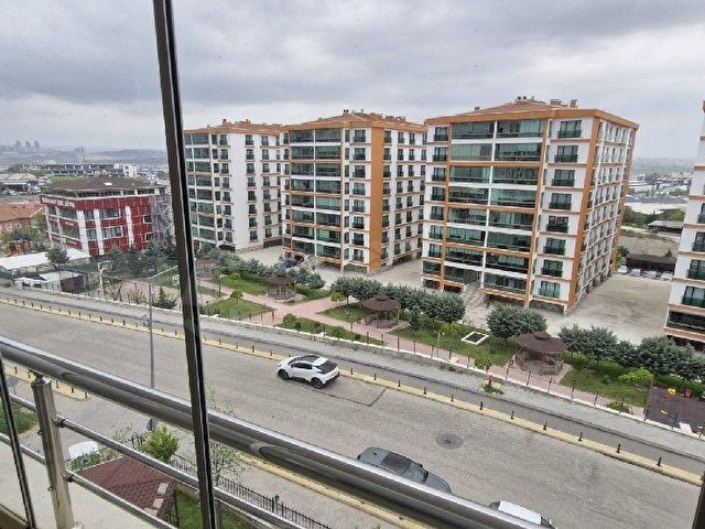 BATIKENT TE KİRALIK GENİŞ DAİRE