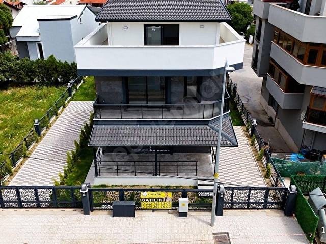 Urla iskelede hem yatırım hem yaşam sıfır, özel girişli villa - Görsel 11