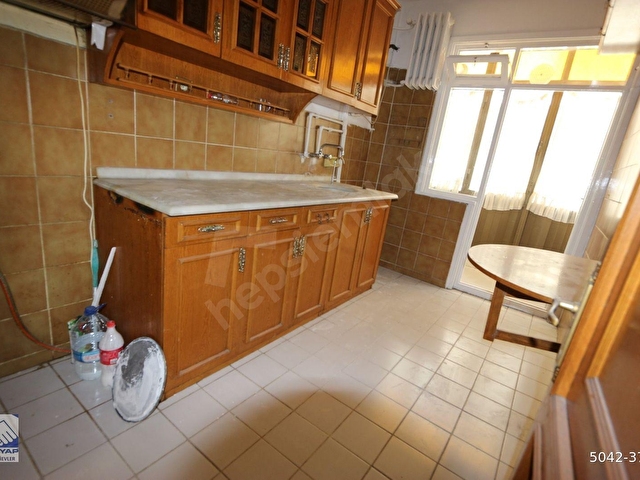 BAHÇELİDE 7.CADDE ÜZERİ OTOPARKLI 1.KAT ÖN 120M2 3+1 - Görsel 8
