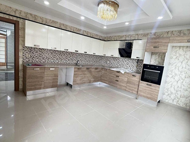 Sırrın Karşıyakada kiralık 4+1 genis daire - Görsel 3