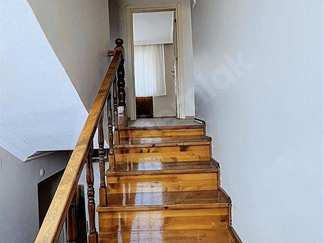 Karamürselde Deniz ve Köprü Manzaralı Müstakil Tripleks Villa - Görsel 21
