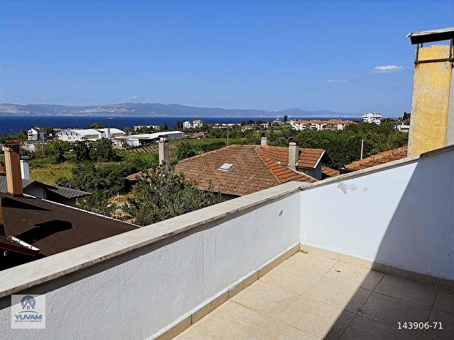 Karamürselde Deniz ve Köprü Manzaralı Müstakil Tripleks Villa - Görsel 12
