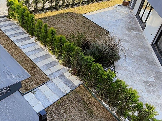 KUŞADASINDA SATILIK DENİZE ÇOK YAKIN HAVUZLU VİLLA - Görsel 7
