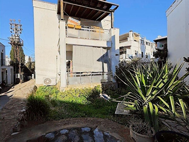 BODRUM MERKEZ UMURÇADA FIRSAT! 2+1 SATILIK BAHÇE KATI DAİRE
